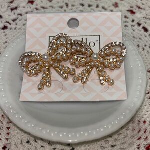 Elegant Gold Bow Pearl Brooch